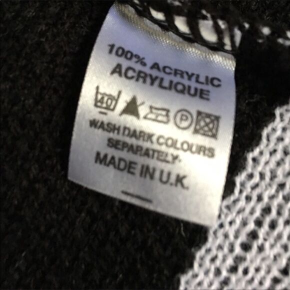 Plaid Turtleneck Poncho black cream red - Picture 5 of 5